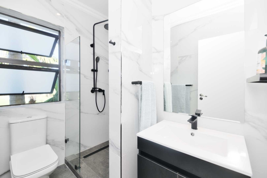 4 Bedroom Property for Sale in Hermanus Heights Western Cape